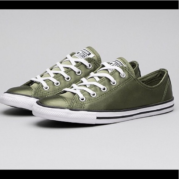 converse dainty satin